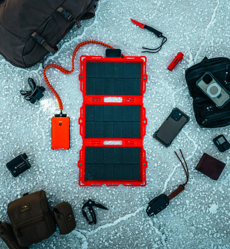 Load image into Gallery viewer, Spectre 18W Folding Solar Panel
